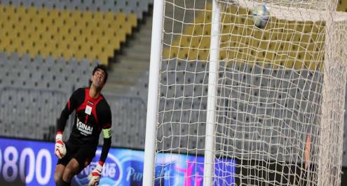 بالفيديو.. صبحي يتصدى للهواء ويترك الكرة تدخل مرماه